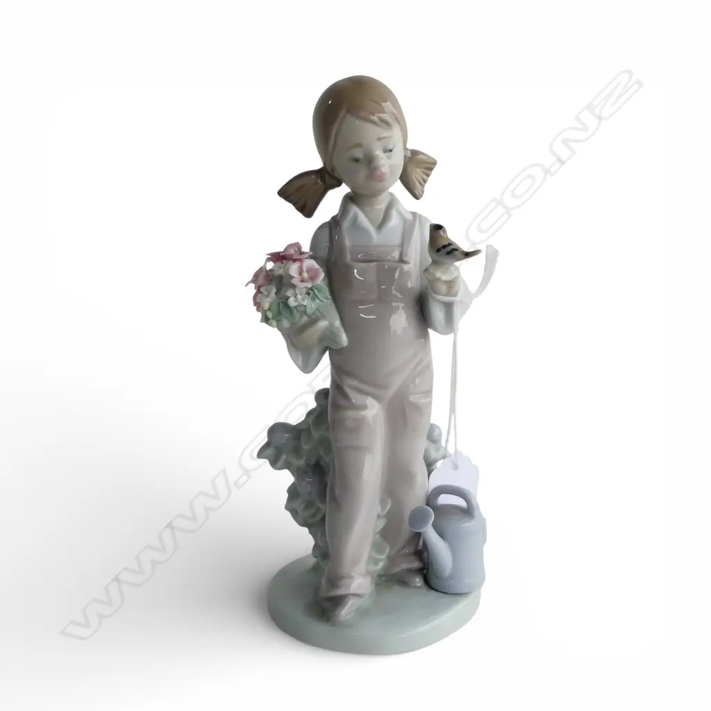 LLADRO FIGURE in box, fault to flower H.180mm Image 1++