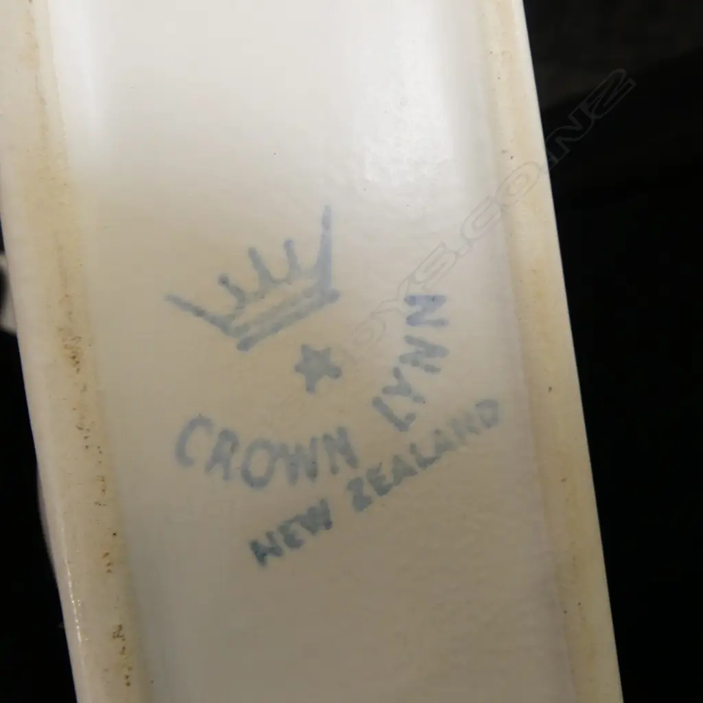 3 PCES CROWN LYNN POTTERY W.265mm Image 1++
