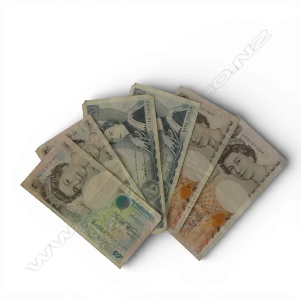 6 VINTAGE BANK OF ENGLAND BANKNOTES: 4 x 5 pound + 2 x 10 pound Image 1++