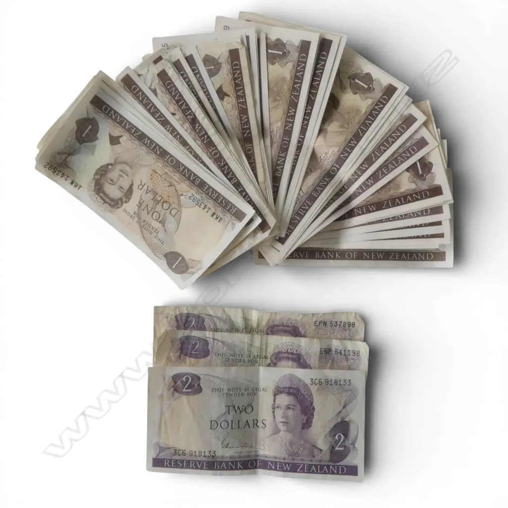 51 OLD NZ $1 BANKNOTES + 3 $2 NZ banknotes Image 1++