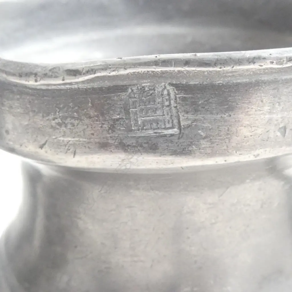 4 ANTIQUE PEWTER BEER MUGS Image 1++