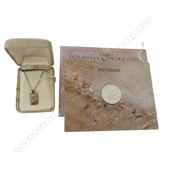 AUSTRALIAN MINT 1989 $10 SILVER COIN (20gms) + STG SILVER PENDANT ON STG SILVER CHAIN 4.14gms