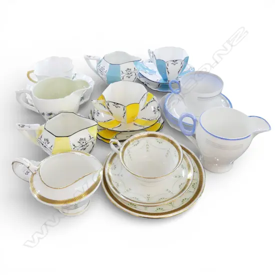 5 SHELLEY CHINA CSPS EACH WITH MATCHING CREAM JUGS