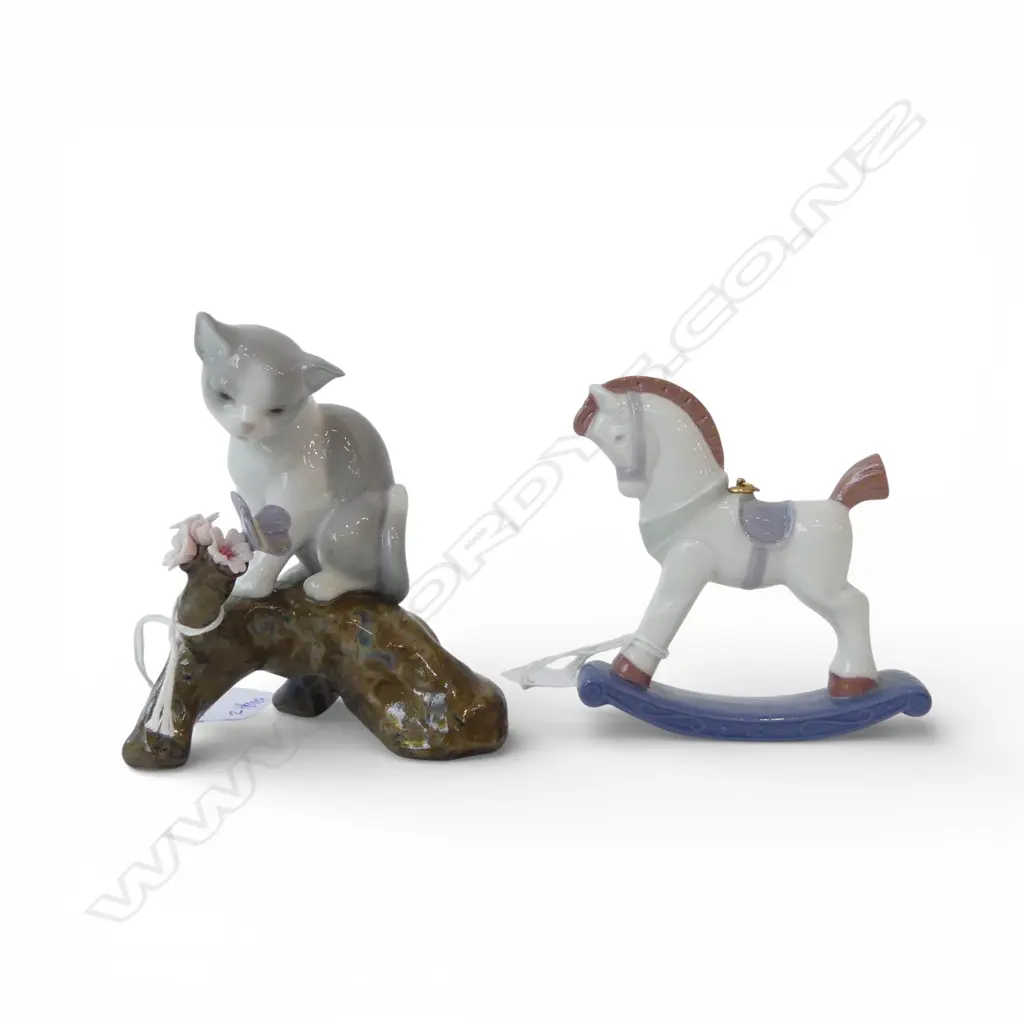LLADRO FIGURE 'BLOSSOMS FOR THE KITTEN' & 'ROCKING HORSE' in boxes H.100mm Image 1++