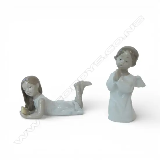 LLADRO FIGURE 'ANGEL PRAYING' & 'SWEET CHICKS' in boxes H.130mm