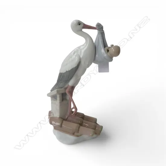 LLADRO FIGURE 'SPECIAL GIFT' in box H.250mm