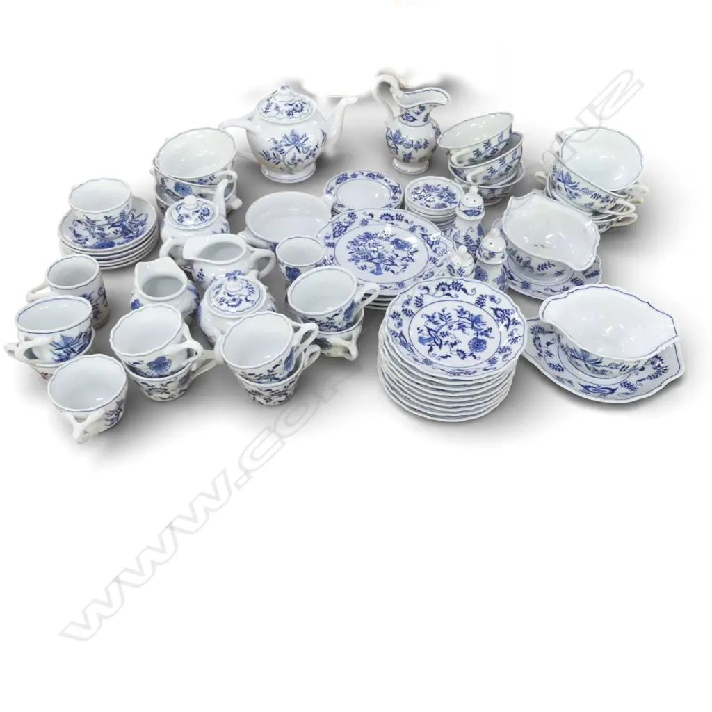 BLUE DANUBE PART DINNER SET Image 1++