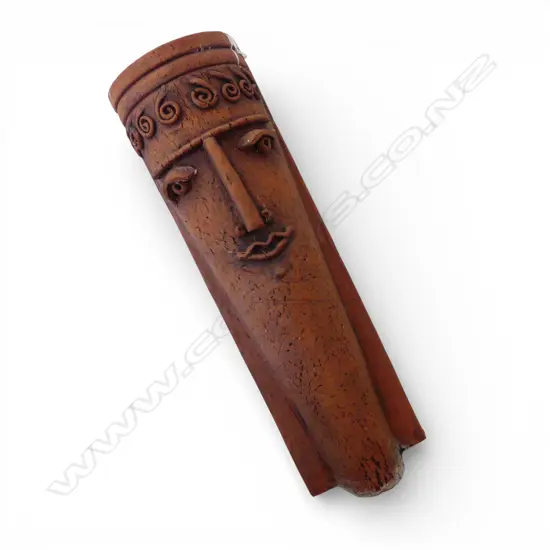 N.Z. STUDIO POTTERY WALL POCKET MASK H.510mm