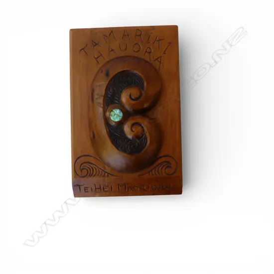 MAORI CARVING OF PAPATUANUKU WOMB 145x20x220mm