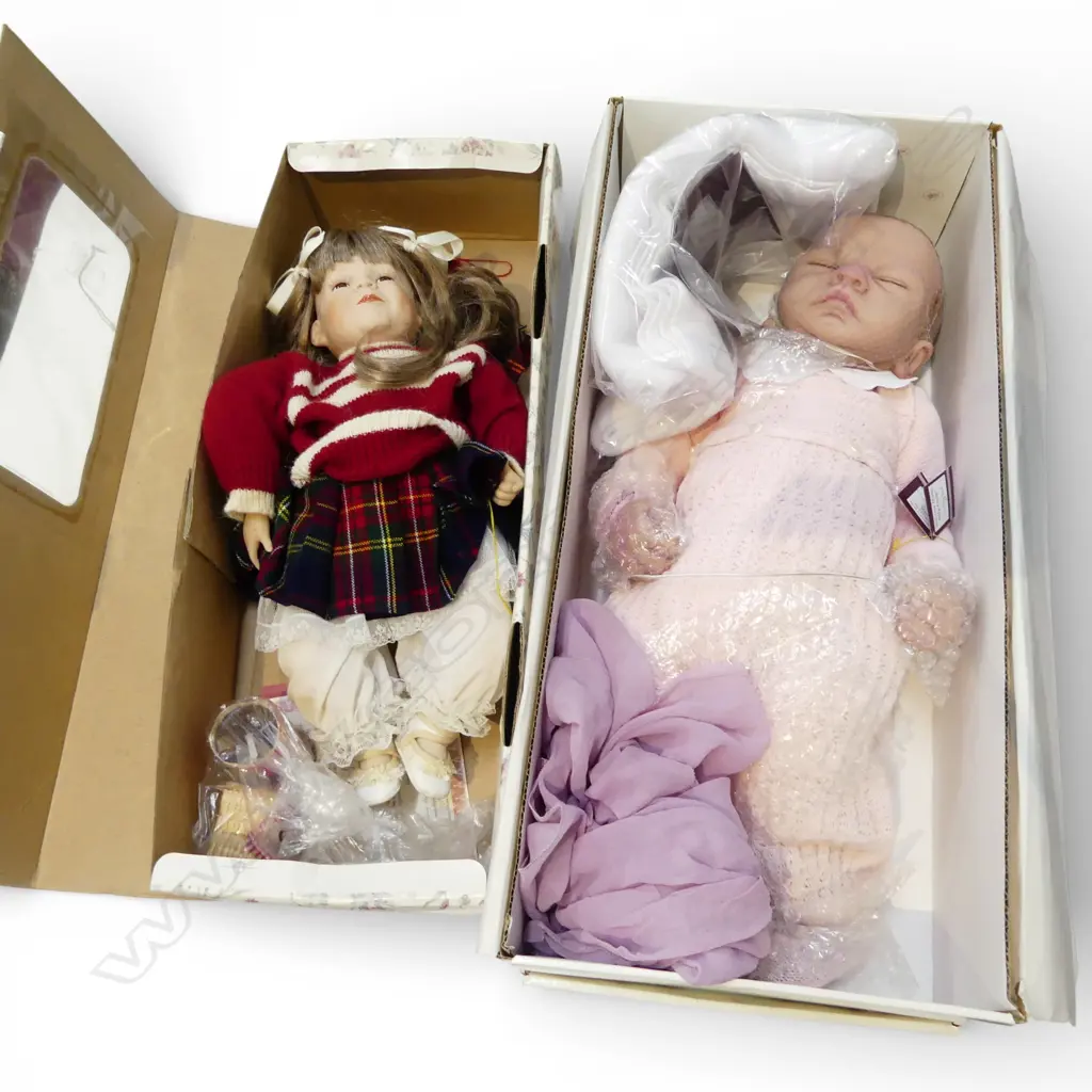 2 BOXED DOLLS L.500mm Image 1++