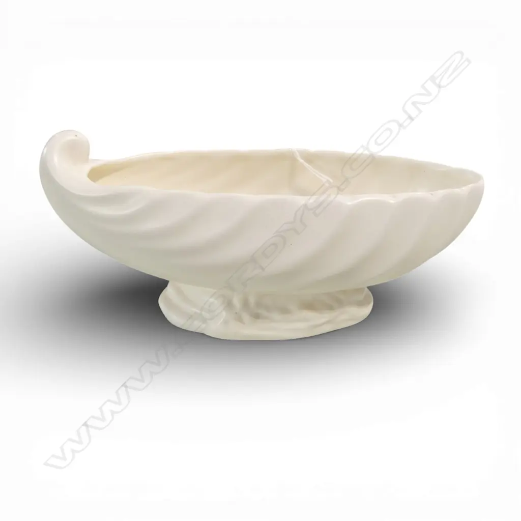 CROWN LYNN SHELL VASE W.220mm Image 1++