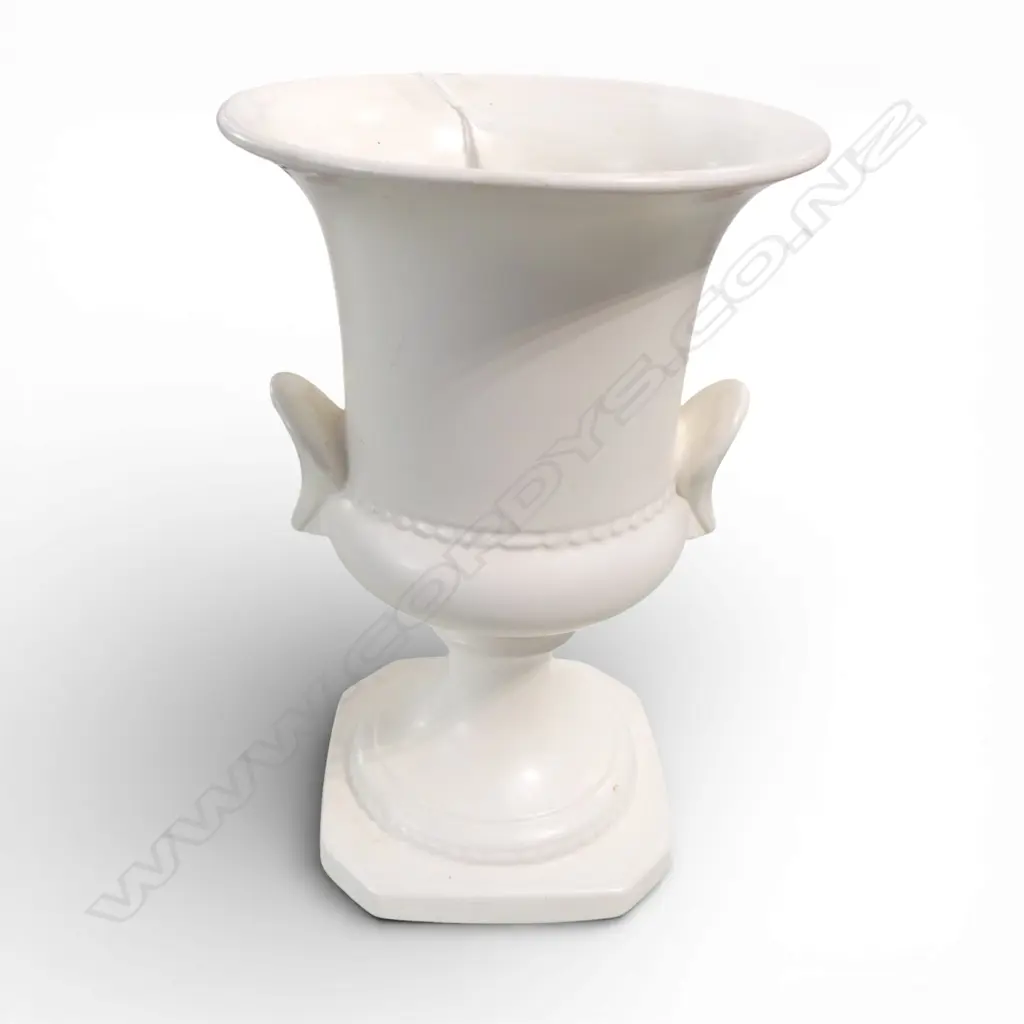 CROWN LYNN URN VASE #665 H.200mm Image 1++