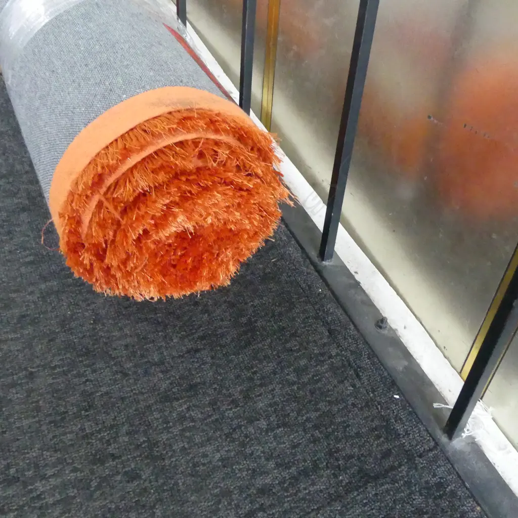 TANGERINE COLOURED POLYESTER RUG 1800 X 2700MM Image 1++