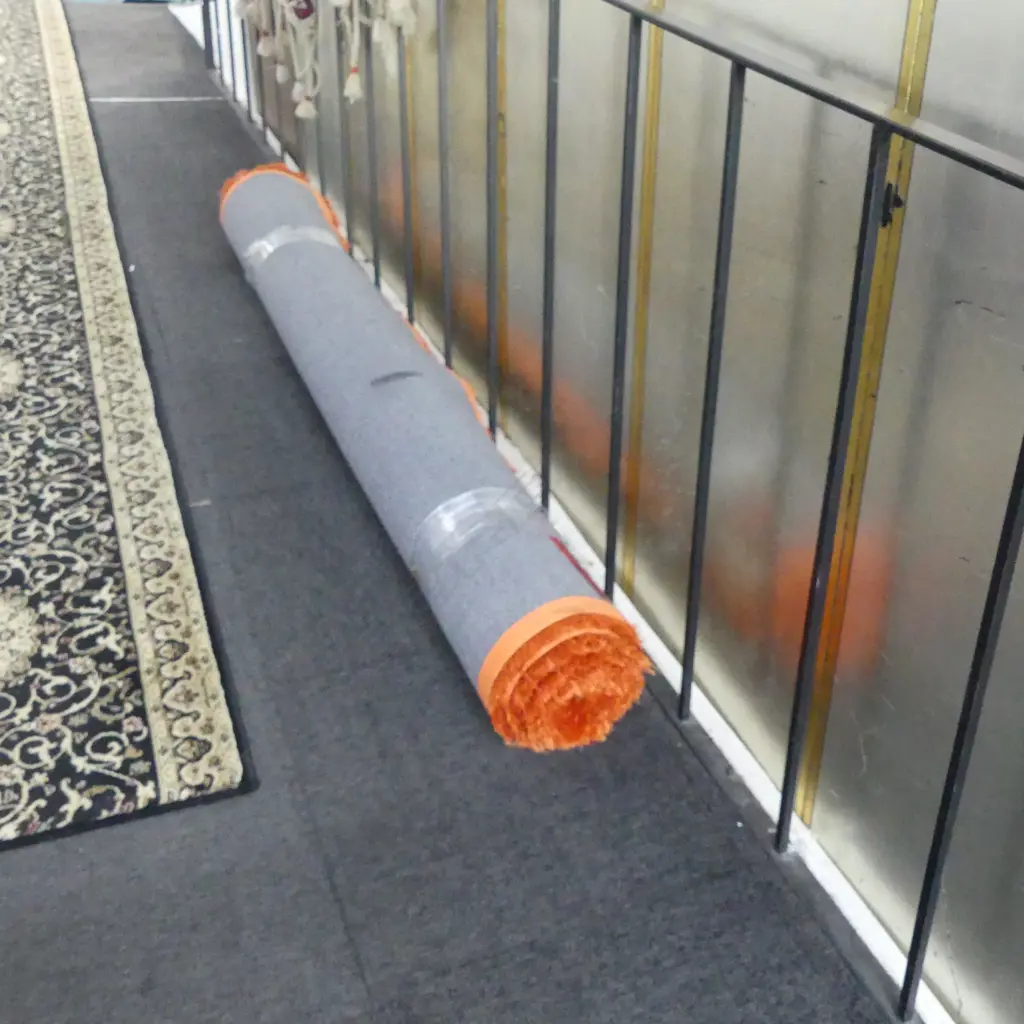 TANGERINE COLOURED POLYESTER RUG 1800 X 2700MM Image 1++