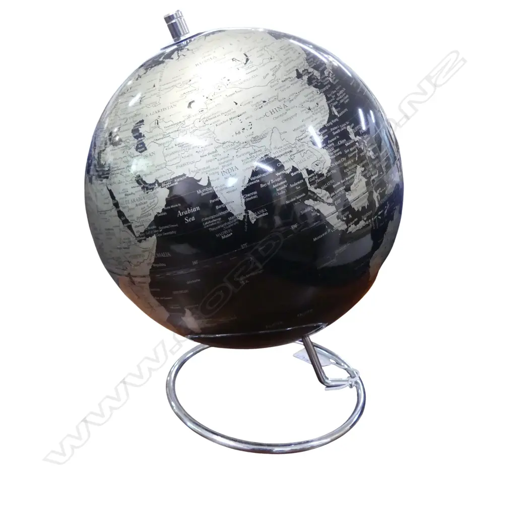 NOOD GLOBE ON STAND H.310mm Image 1++