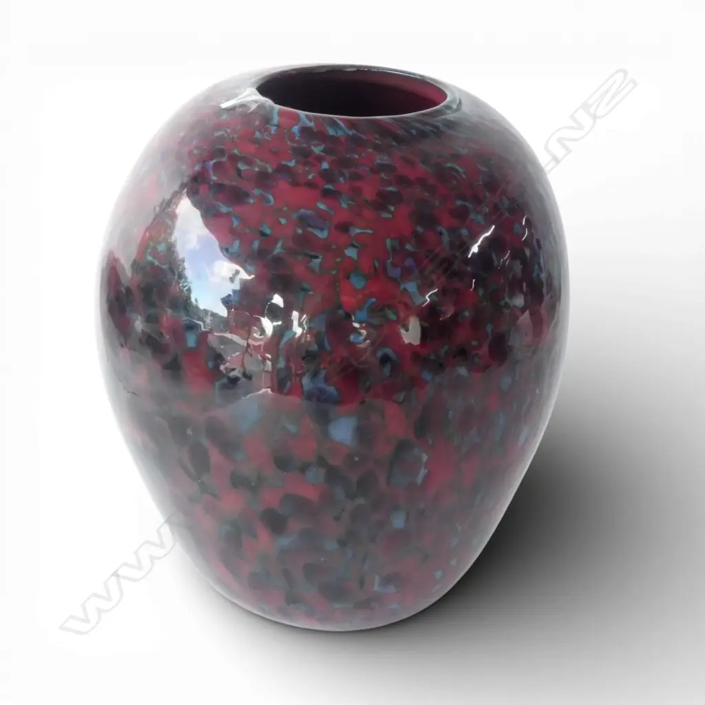 LG GARRY NASH MOTTLED BLUE / RED OVOID GLASS VASE, SIGNED & DATED '98 H.360mm Image 1++