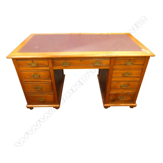 20thC KAURI PEDASTAL DESK 1370x750x740mm