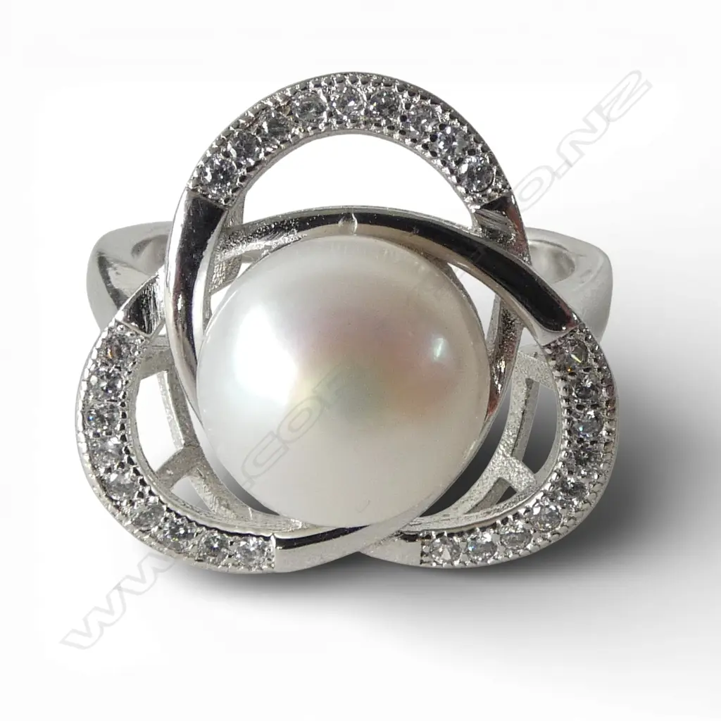 925 SILVER MOISSANITE & PEARL RING SIZE Q Image 1++