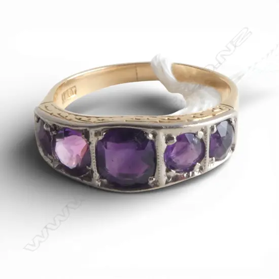 18ct GOLD vintage 5 graduated AMETHYST RING white gold top 3.76gms SIZE P