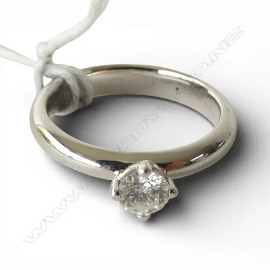 FOREVERMARK 18ct GOLD & DIAMOND SOLITAIRE RING approx. 0.29ct size L1/2