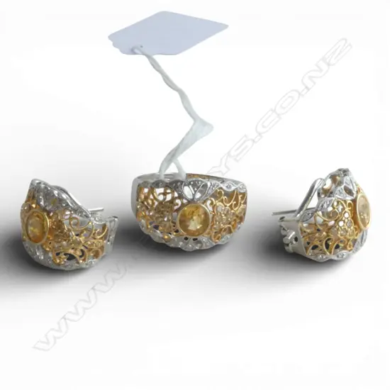 18CT YELLOW SAPPHIRE RING SIZE S & EARRINGS SET