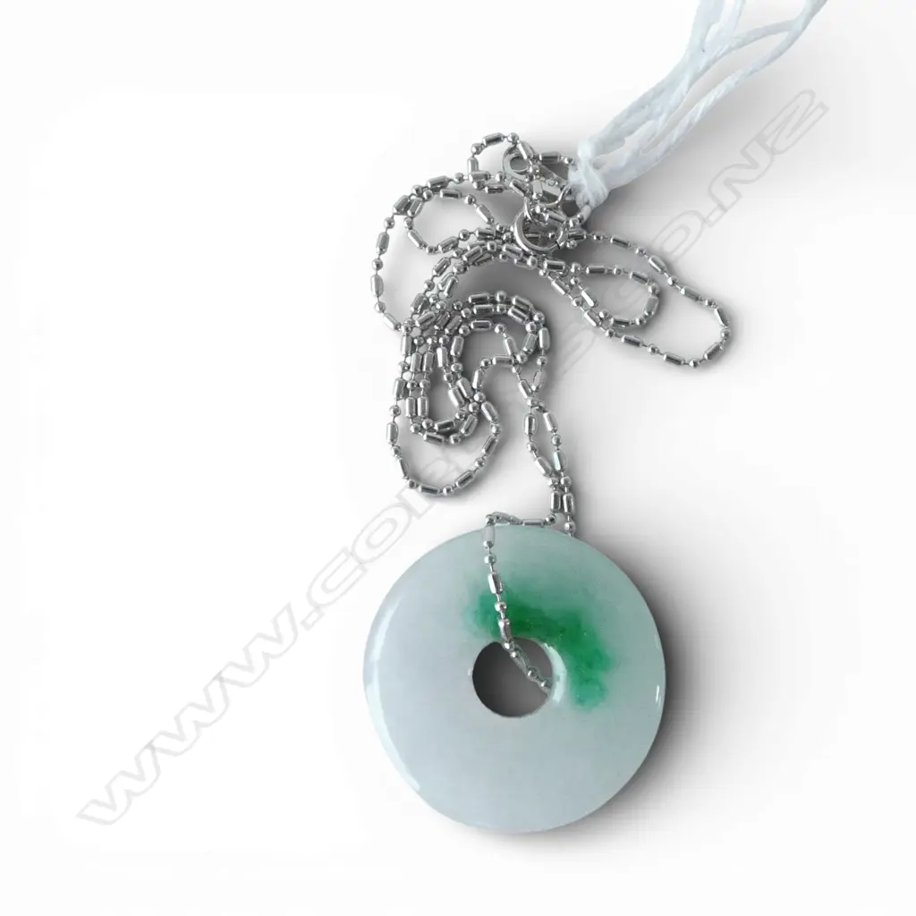 Pt.900 PLATINUM FINE CHAIN with WHITE JADEITE PI DISC PENDANT bright green inclusion highlight Image 1++