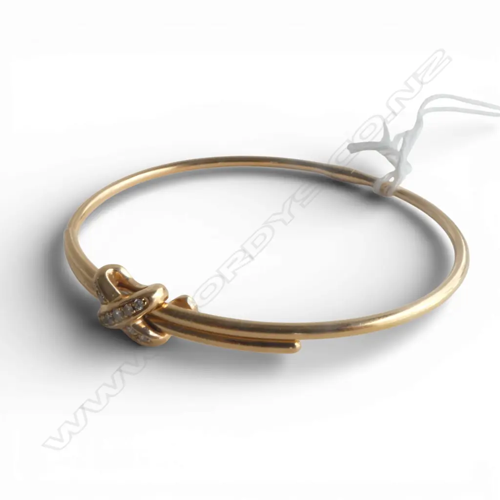 CHAUMET LIENS (French) DESIGNER 18ct GOLD & 10 DIAMOND hinged BANGLE 12.83gms w original box & 2011 valuation Image 1++