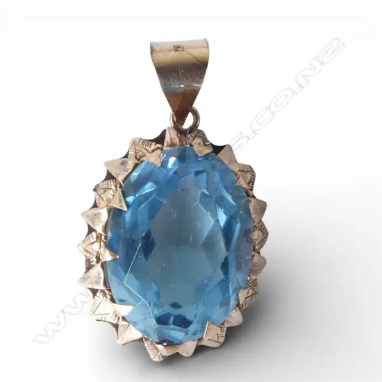 9ct & PALE BLUE PASTE PENDANT, 7.84 total weight