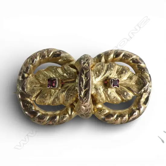 ROLLED GOLD VICTORIAN KNOT BROOCH w RED GEMS