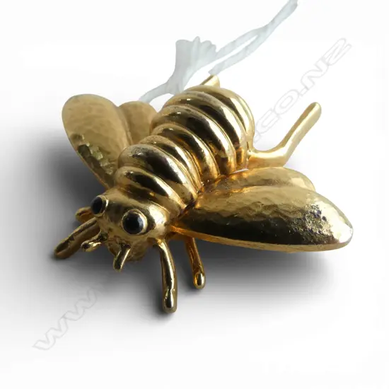 GOLD TONE BEE BROOCH 30x35mm