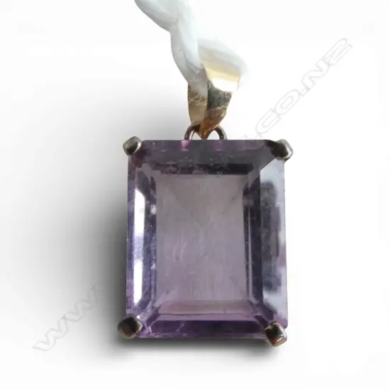 9ct AMETHYST SET PENDANT