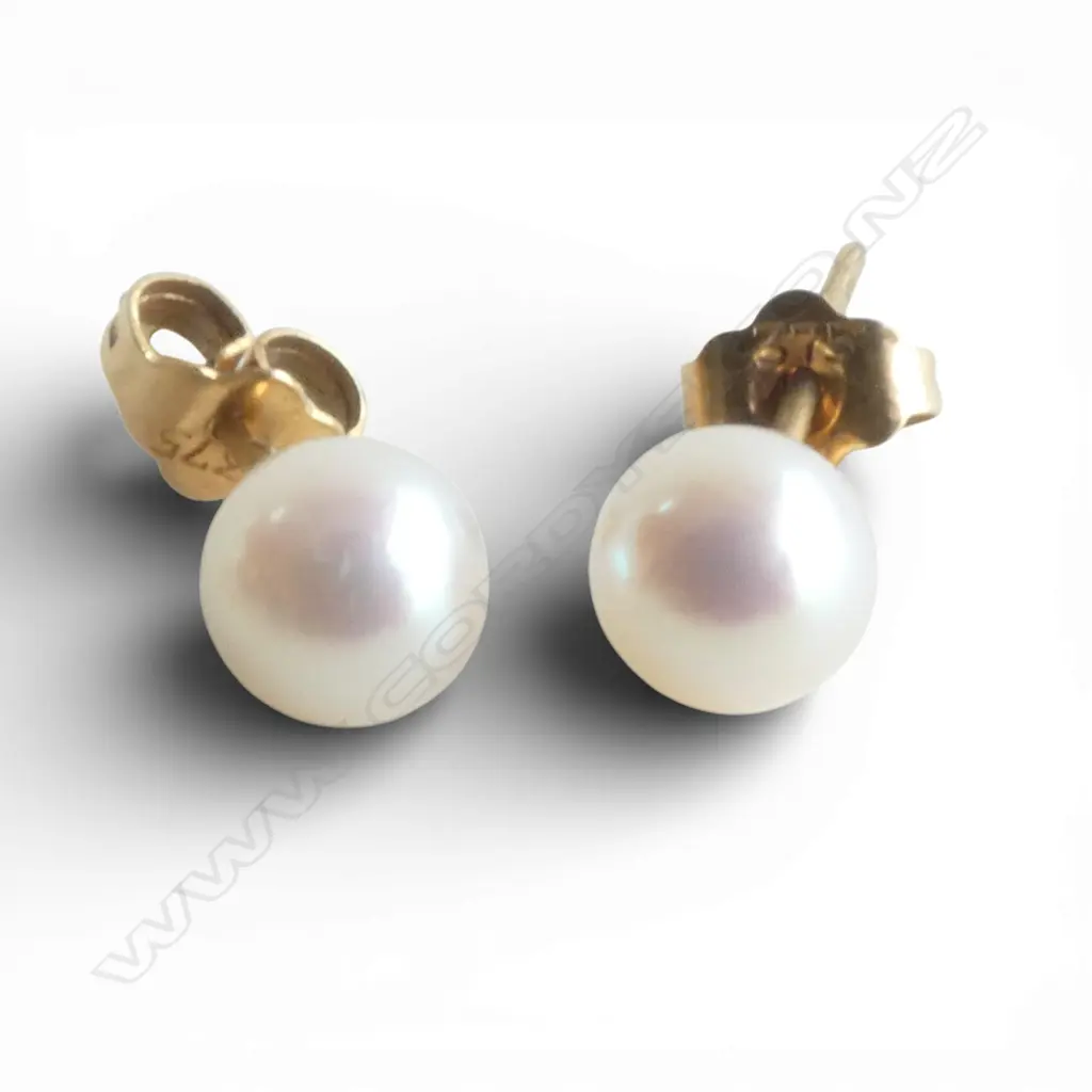 PR 9ct PEARL STUDS Image 1++