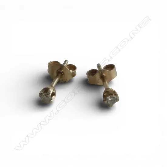 PR 9ct & DIAMOND SET STUD EARRINGS
