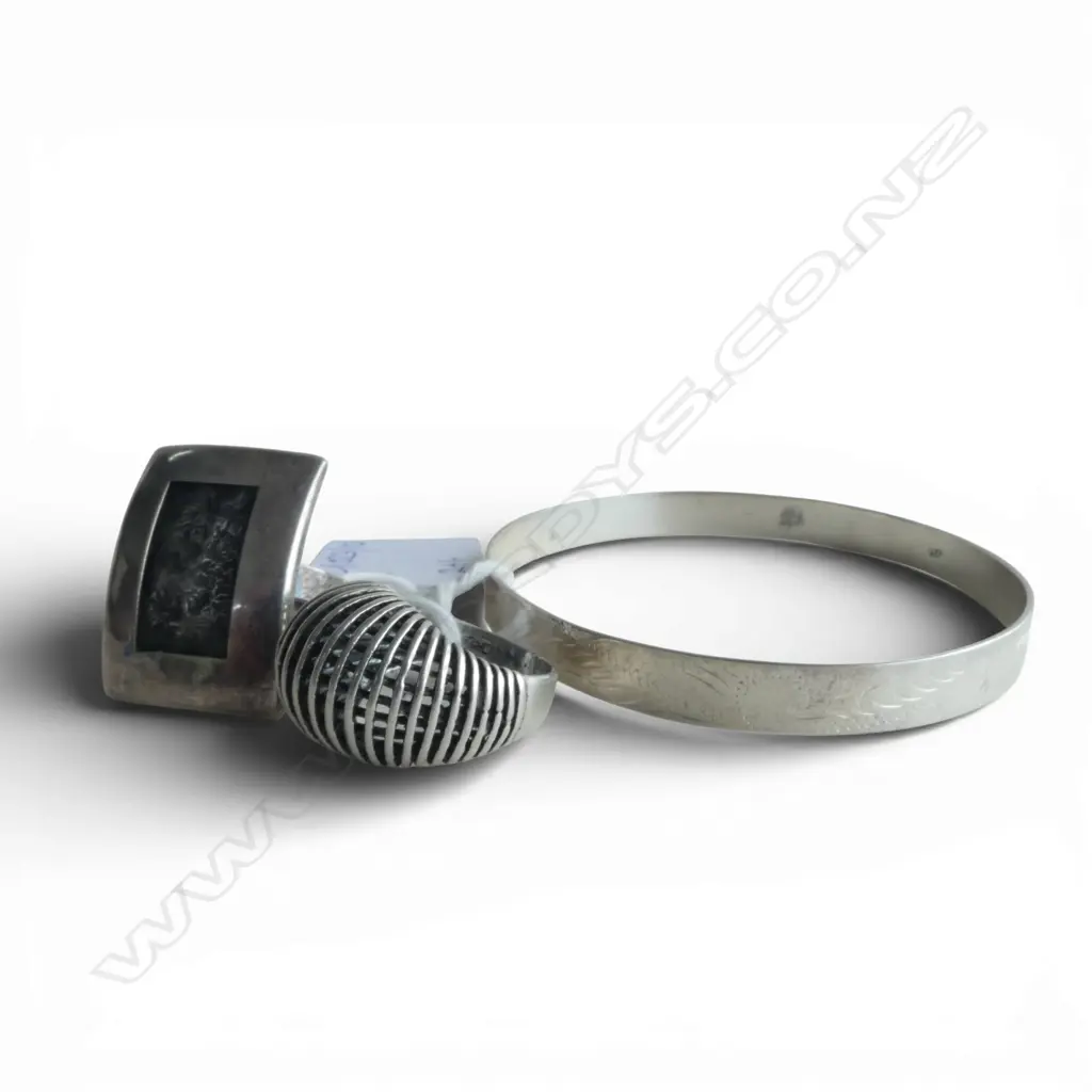 925 SILVER BANGLE & 2 RINGS 28gms Image 1++
