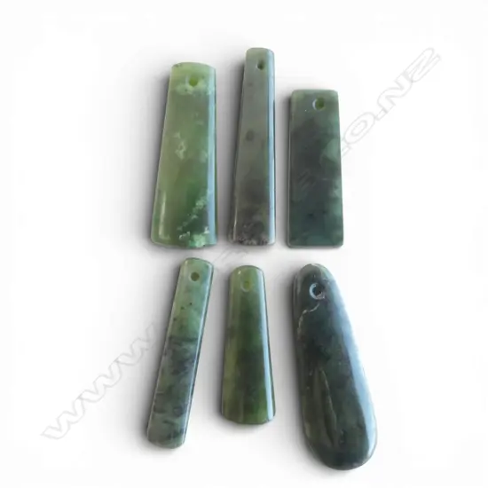 6 POUNAMU TOKI PENDANTS, L.35-50mm