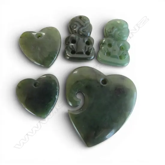 5 SML POUNAMU PENDANTS, 2 HEITIKI, H.25 x 15mm, 3 HEART 20 x 20mm & 30 x 30mm