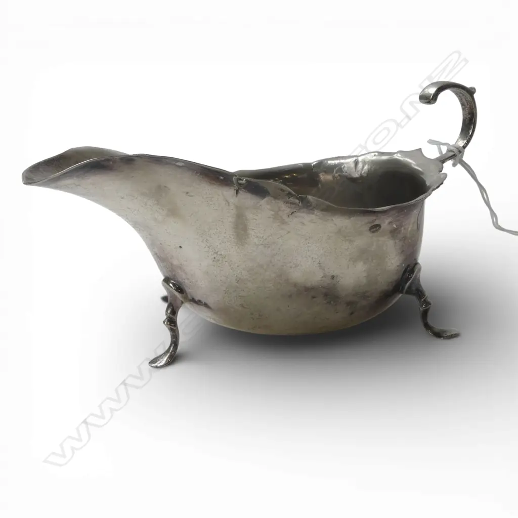 STG SILVER GRAVY BOAT, MARTIN HALL SHEFFIELD 1918 90gms FAULTS Image 1++