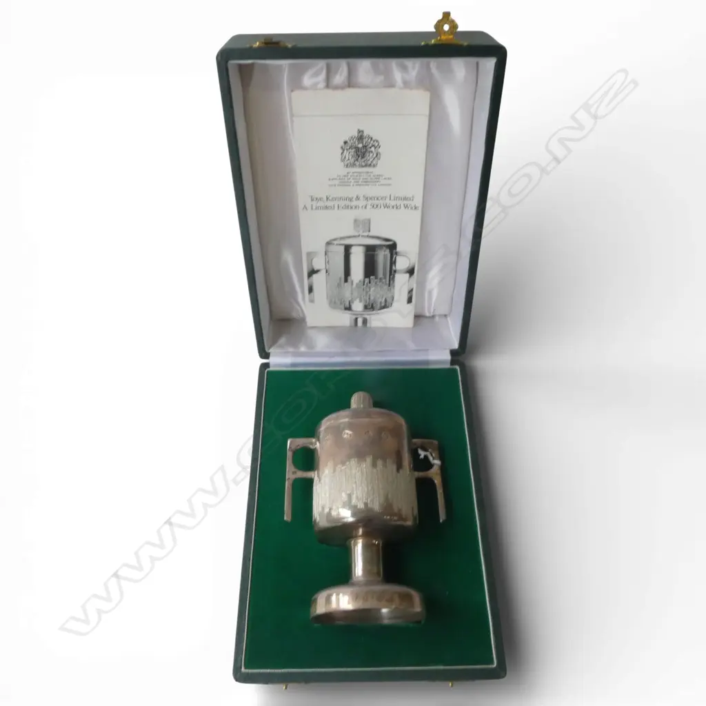 STG SILVER 'KING EDWARD THE MARTYR LOVING CUP' TOYE, KENNING & SPENCER, LONDON 1978 H.170mm 300gms Image 1++