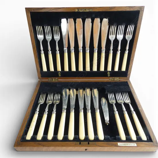 STG SILVER & IVORY 12 PLACE FISH SET in Elkington & Co canteen, one knife FAULTED, BIRMINGHAM 1925, 1017gms TW