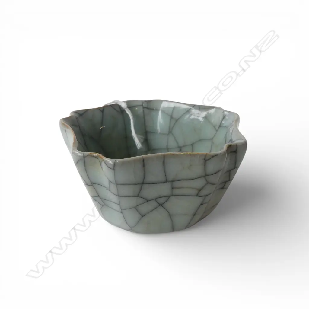 ORIENTAL BOWL, CELADON CRACKLE GLAZE 70mm dia Image 1++