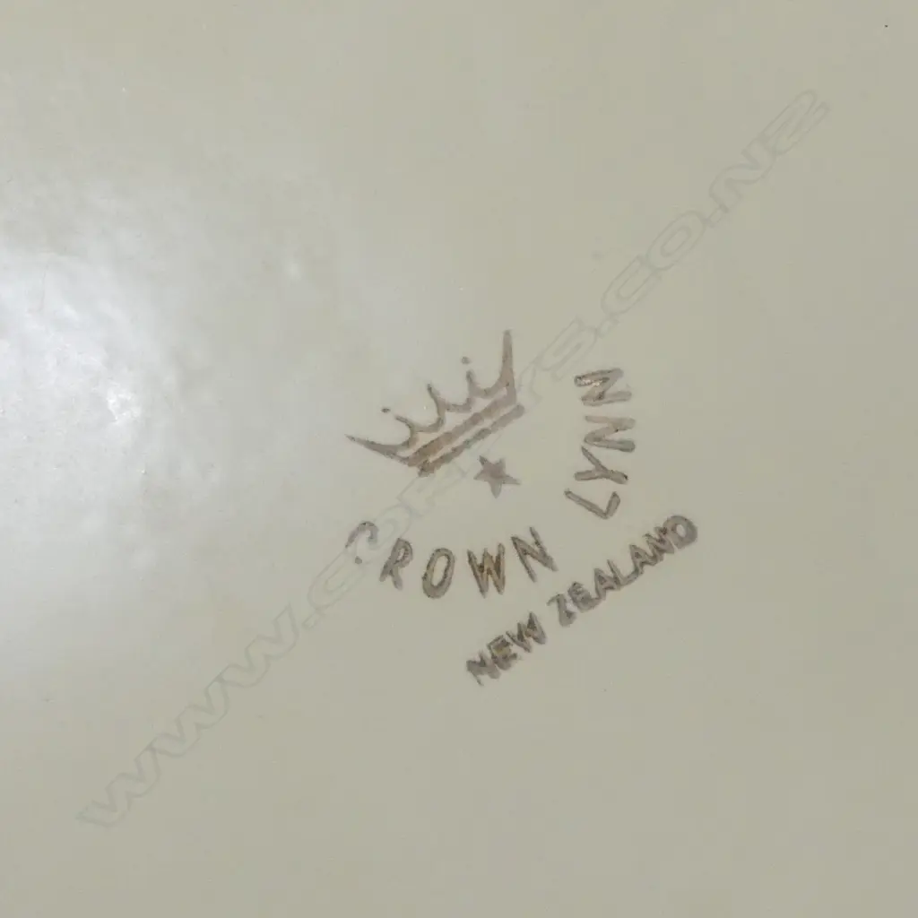 CROWN LYNN SWAN No.170 H.220mm Image 1++