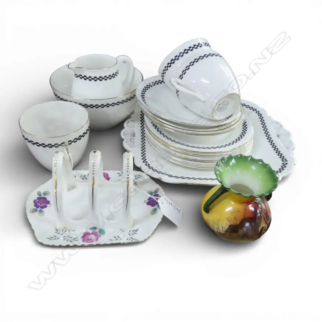 PART SHELLEY CHINA TEASET CAKE PLATE C/SUGAR 3CSPS SHELLEY TOAST RACK & SMALL VASE Image 1++