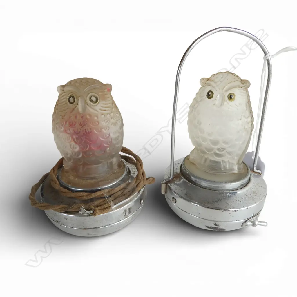 2 VINTAGE PIFCO FROSTED GLASS OWL LAMPS Image 1++