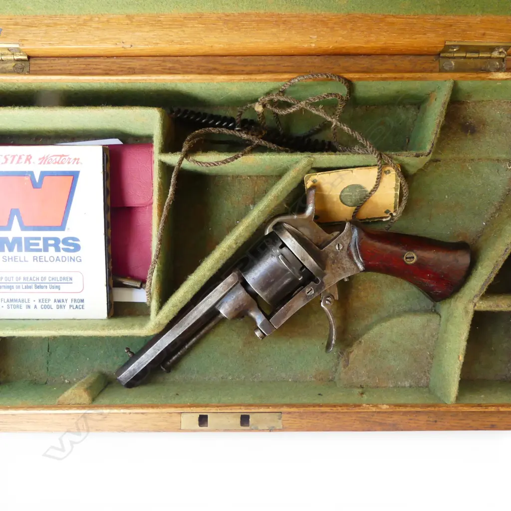 ANTIQUE PINFIRE REVOLVER L.185mm + WOODEN CASE W.345mm Image 1++