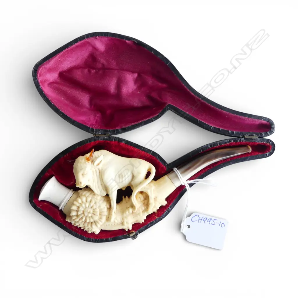 MEERSCHAUM PIPE OF CARVED BULL AND HORN in case L.165mm Image 1++