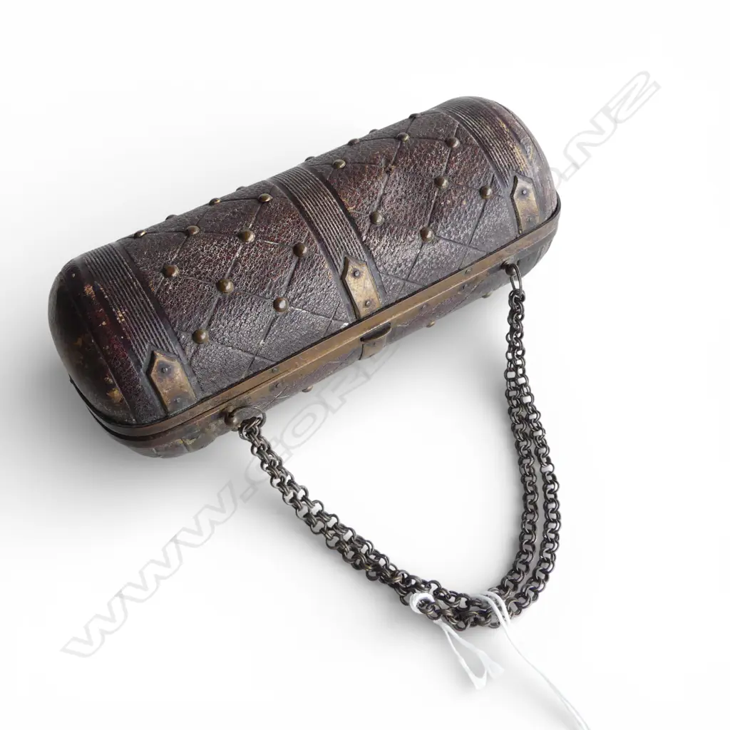 19thC TRAVELLING SEWING COMPENDIUM  leather covered Image 1++