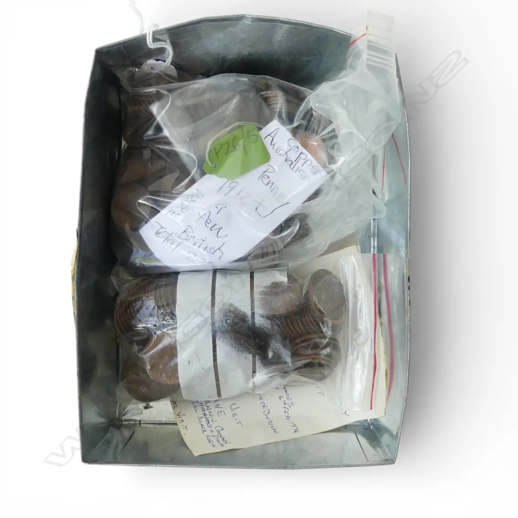 LG QTY AUSTRALIAN COPPER 1/2 PENNIES 2.7KG Image 1++