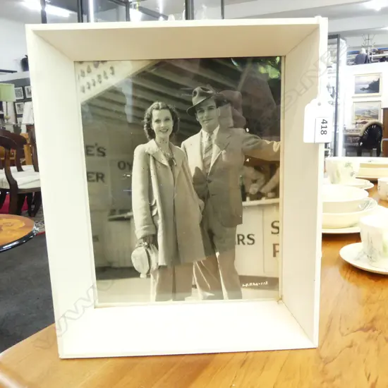 FRAMED PHOTO VIVIEN LEIGH & LAWRENCE OLIVIER NZ TOUR 1946 245x195mm FAULTS