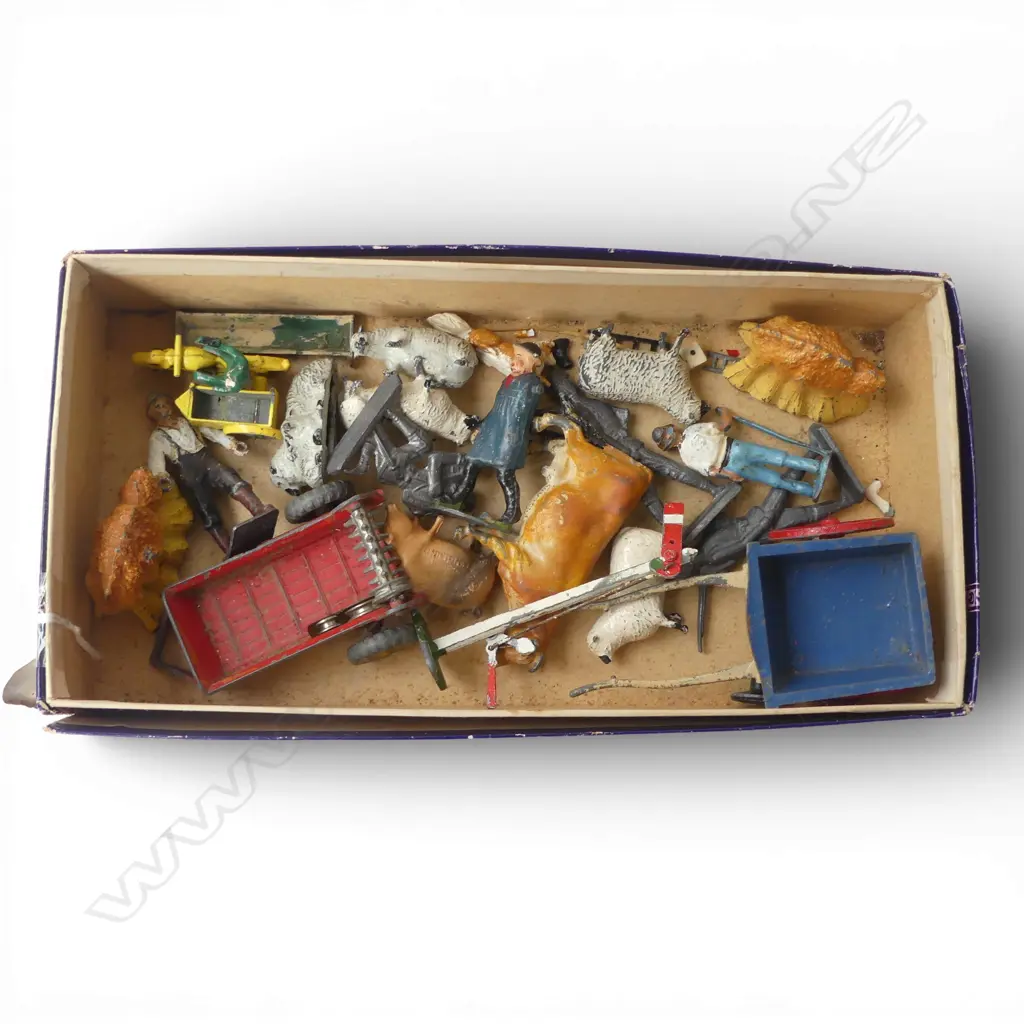 TRAY CAST METAL MINIATURES, FARM ANIMALS ETC Image 1++