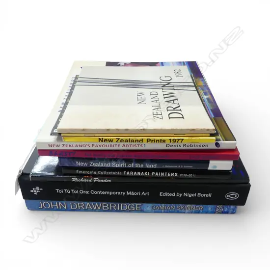  BOOKS NZ & MAORI ART